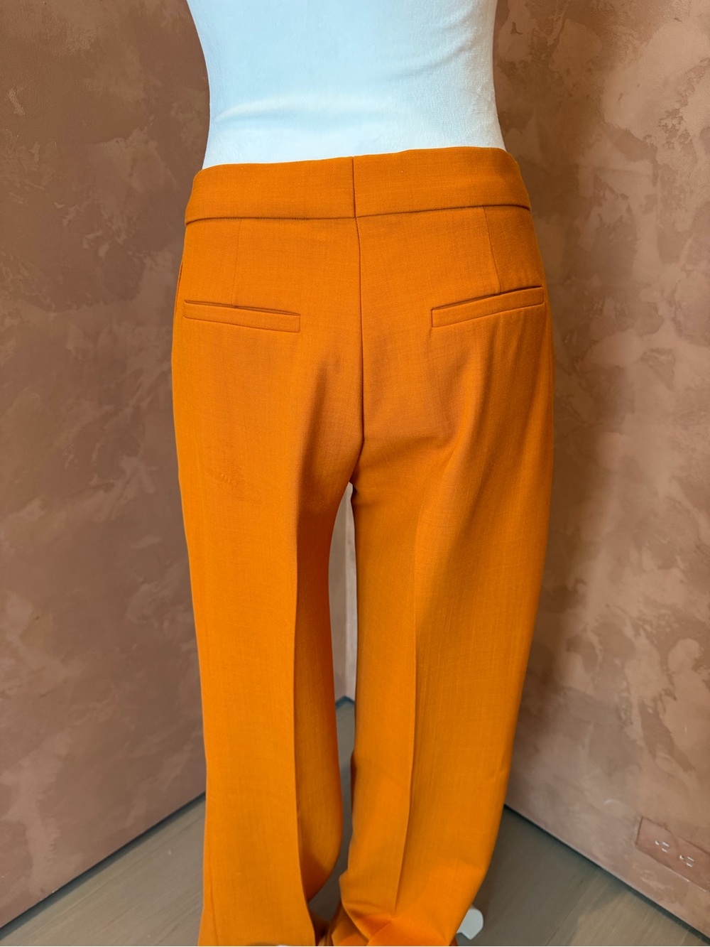 Victoria Beckham Sleeveless Tunic and Wide-Leg Pants Set Orange. - Picture 4 of 6